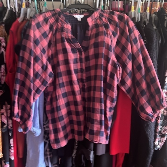 LIVE SHOW CLOSET CLEAR OUT - Picture 5 of 16